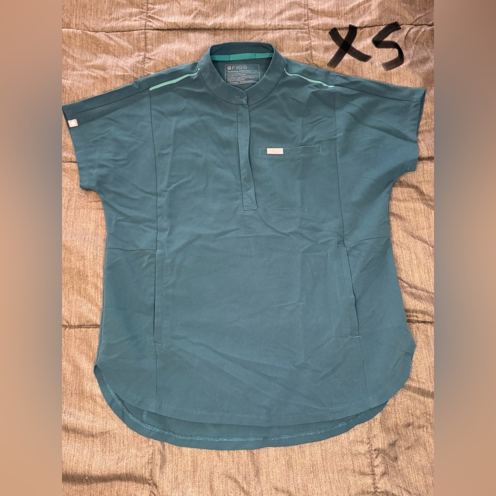 Figs Women's Caribbean Blue Montex - Mock Neck Scrub Top XS